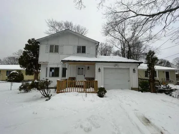 146 Moriches Middle Island Rd, Shirley, NY 11967