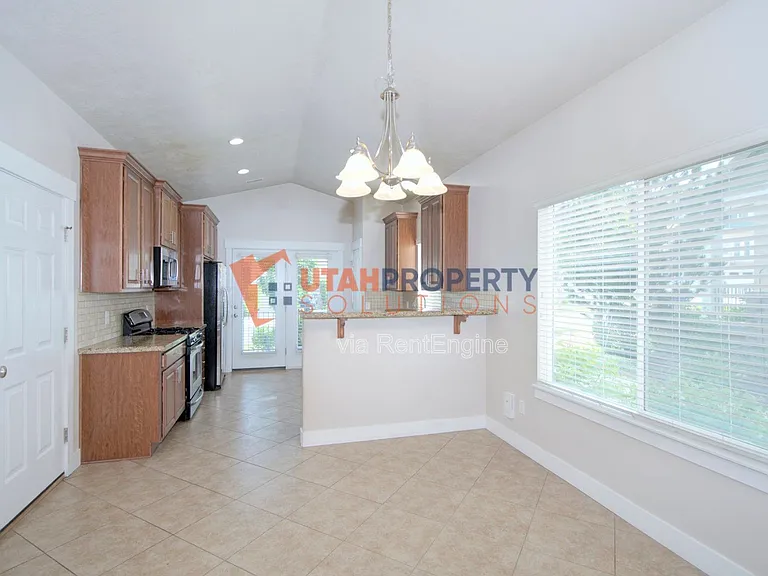 1046 E Quarry View Way — Photo 6