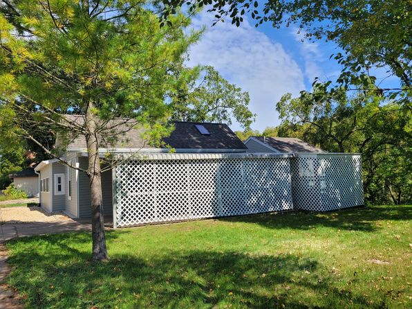 605 Dewey Ave