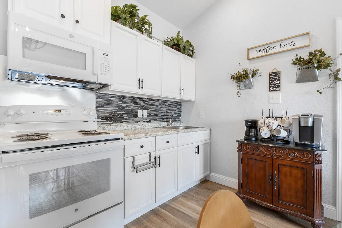 2 bed, 880 sqft, $2,500 — Photo 3