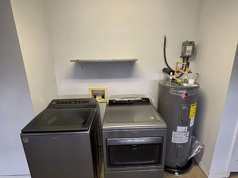 205 Golf Aire Blvd — Photo 22