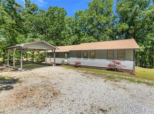 131 Shoreside Dr, Martin, GA 30557