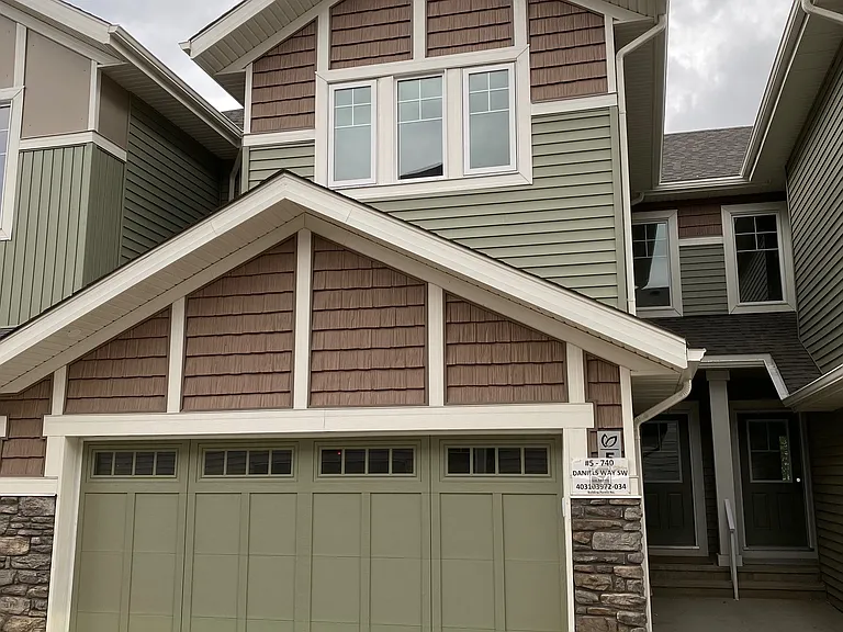 740 Daniels Way SW — Photo 1