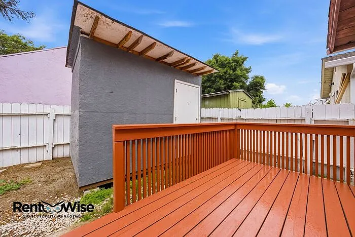 657 Hurlingame Ave — Photo 34