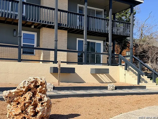 2 bed, 2.0 bath, 1166 sqft, $1,550 — Photo 2