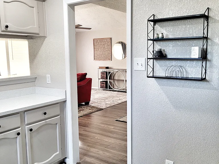 10006 Charmont Rd — Photo 12