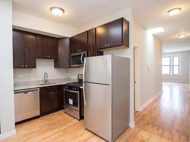 4200-08 N Milwaukee Ct — Photo 6