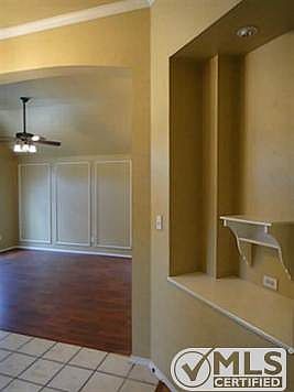 4th image of 1914 Creekway Dr