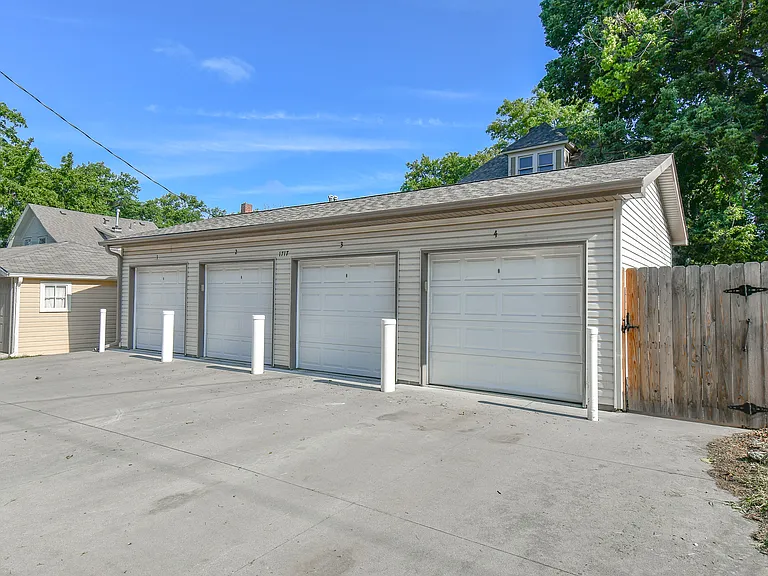 2 garage stalls included