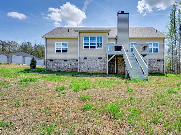 3rd image of 303 Terry Rd