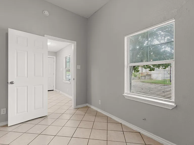 2805 Bellmead Dr — Photo 8