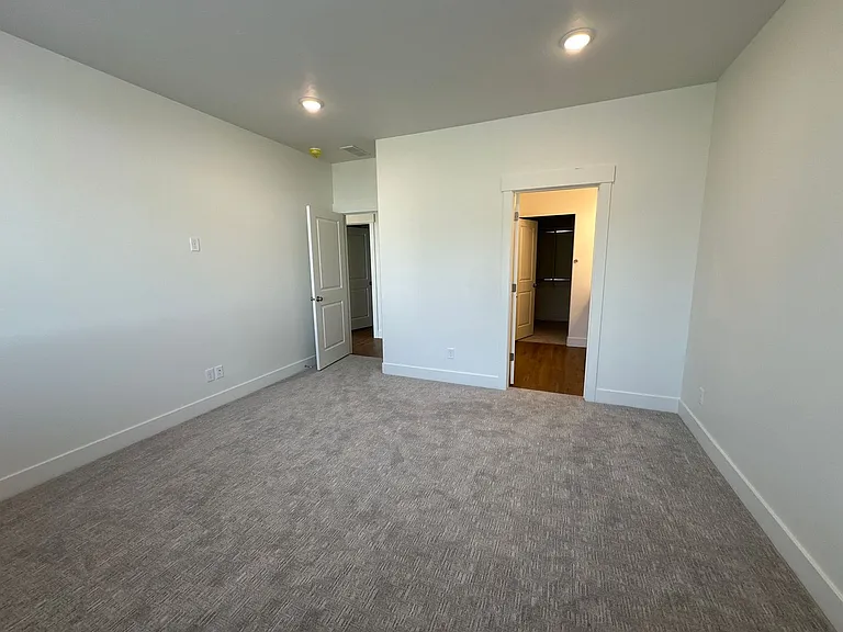 604 S 2355 W — Photo 29