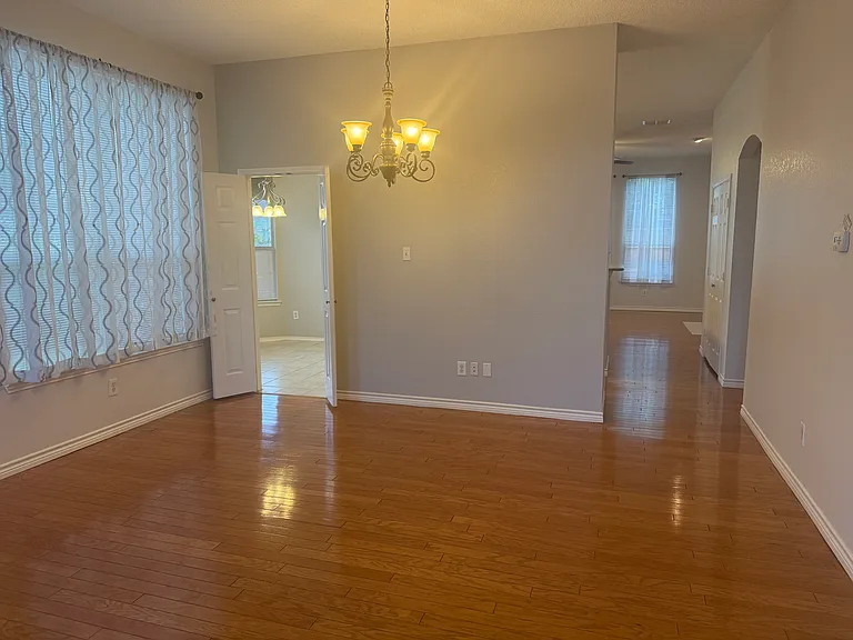 4600 Spanishmoss Dr — Photo 4