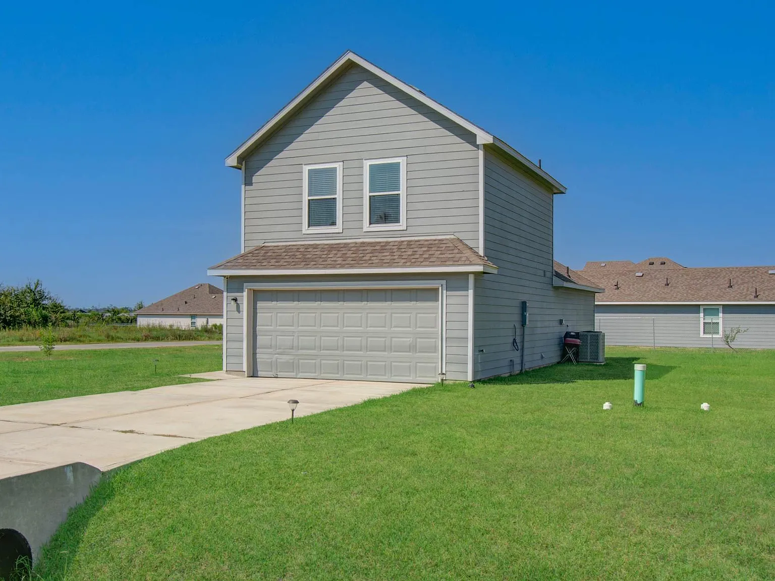 3 bed, 2.5 bath, 1283 sqft, $1,750 — Photo 4