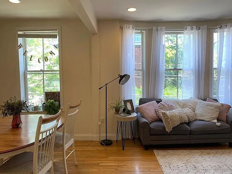 79 Highland St — Photo 2