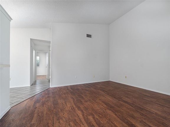 5th image of 1817 Prairie Knoll Ct #A
