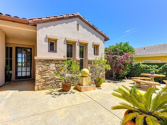 4th image of 3989 Royal Troon Dr