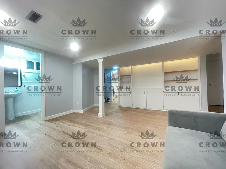 210 E Pershing Blvd #B — Photo 3