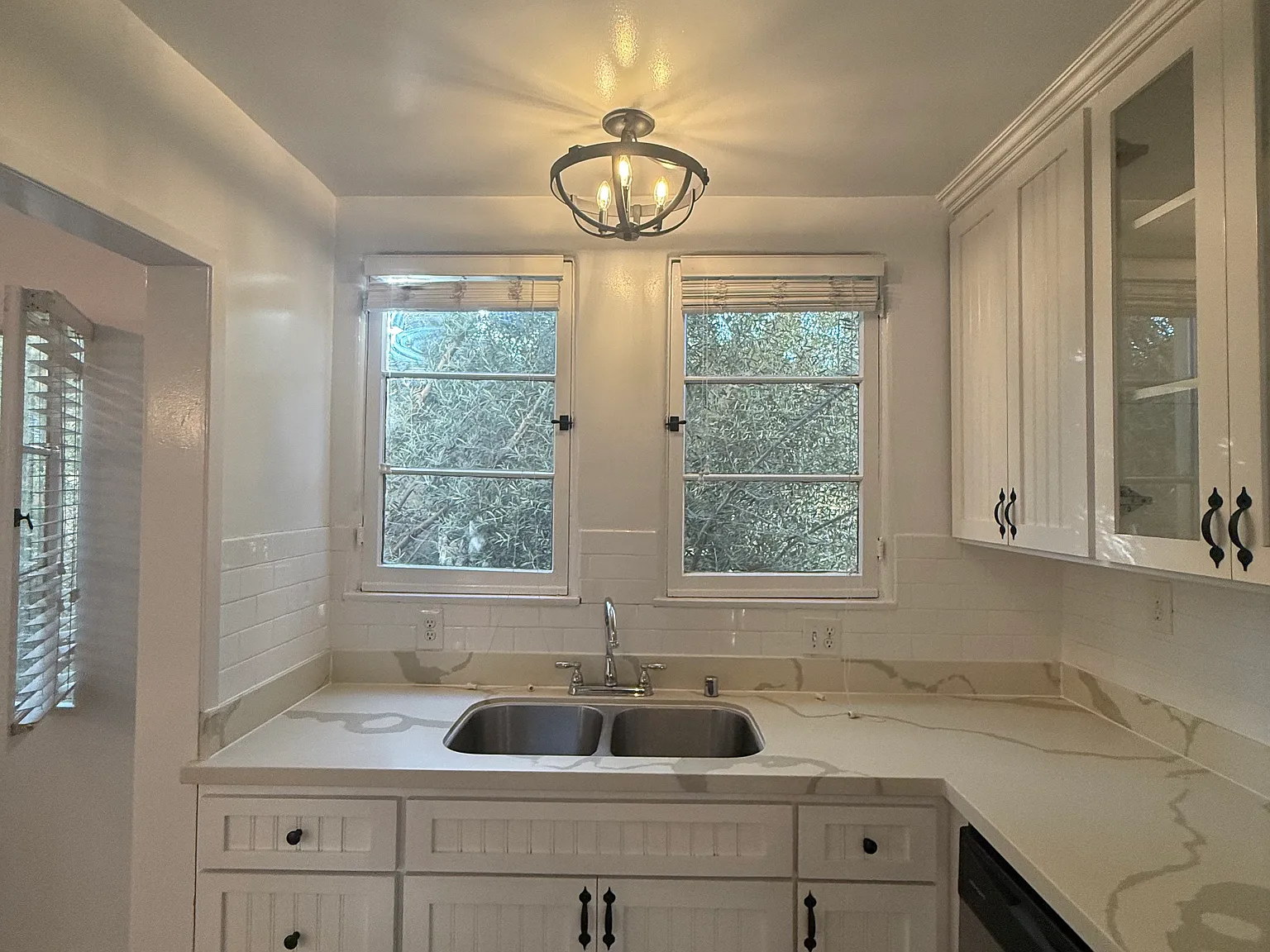 2 bed, $3,500 — Photo 2