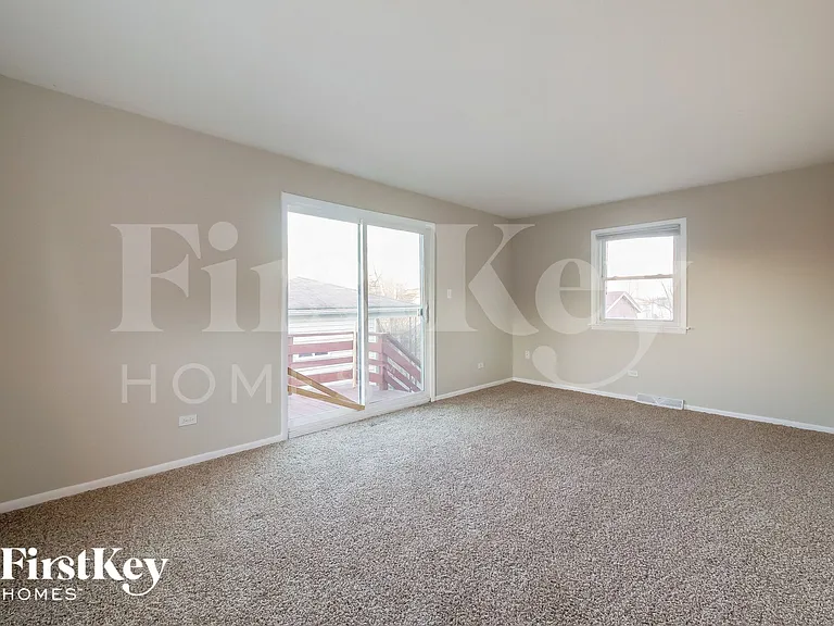 19 E 140th Ct — Photo 8