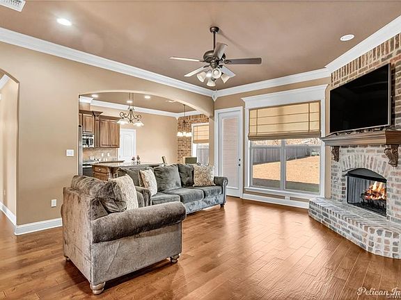 2nd image of 1003 Green Wood Cir