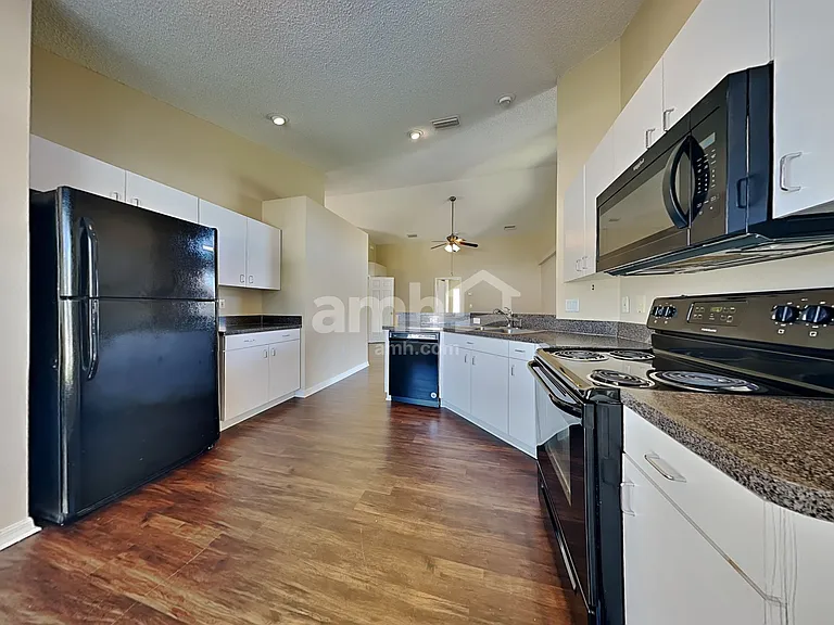 10250 Peoples Loop — Photo 3