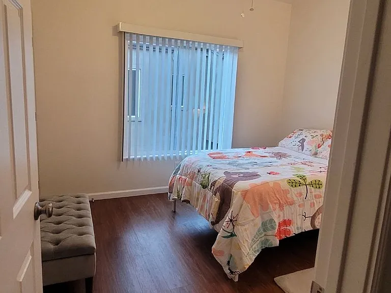 4880 Maple Ave — Photo 6