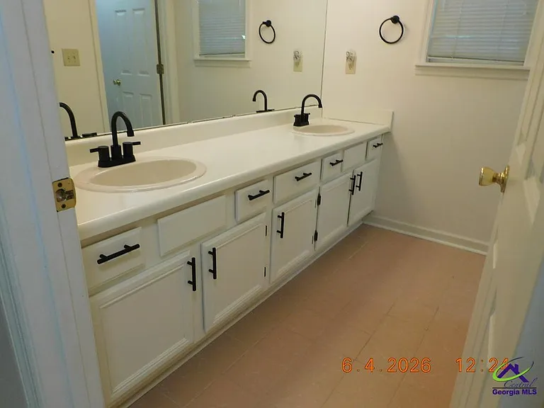 112 Charleston Ct — Photo 18
