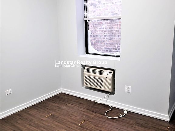 4th image of 1060 W Glenlake Ave #1