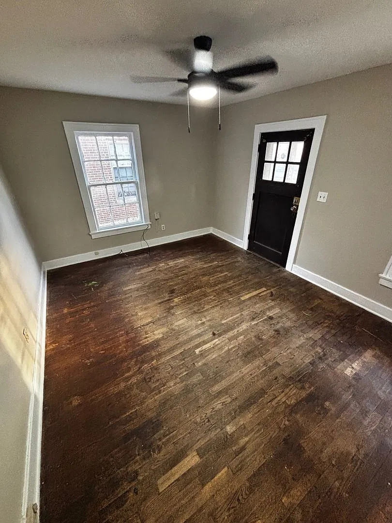 145 Campbell — Photo 3