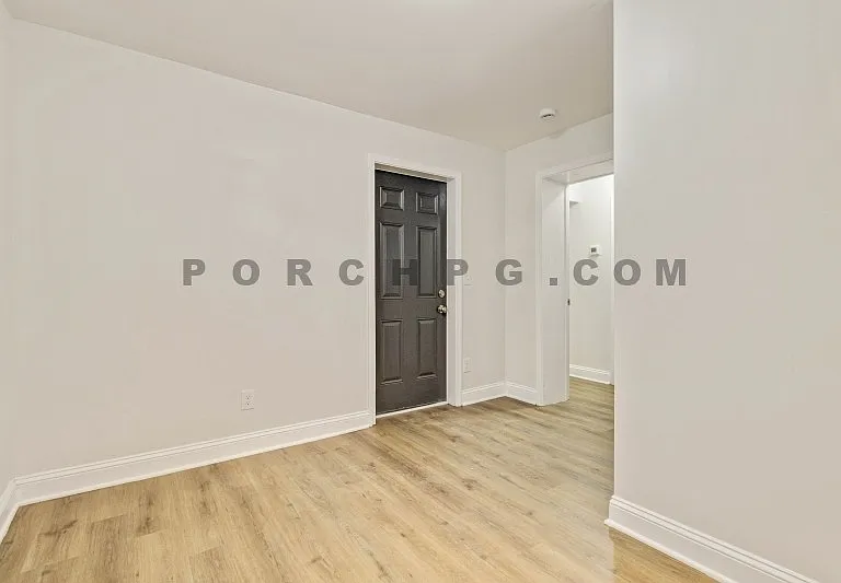 49 E 16th St SW #B — Photo 7