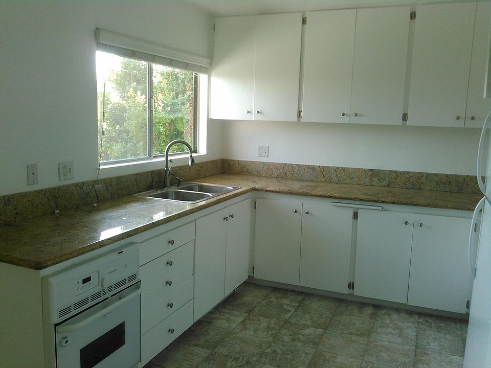 Kitchen Left Side