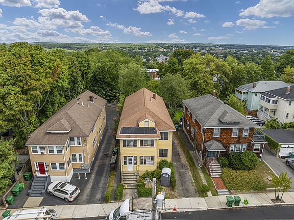4th image of 17 Tesla Ave #11