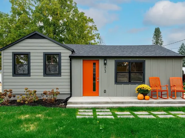 203 W Main St, Durand, IL 61024