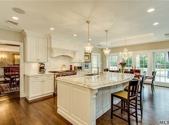 5th image of 10 Maplewood Ln