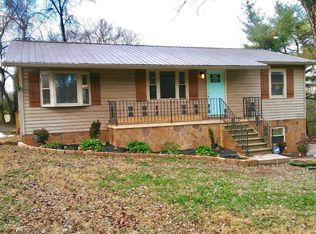 1974 Middlesettlements Rd, Maryville, TN 37801