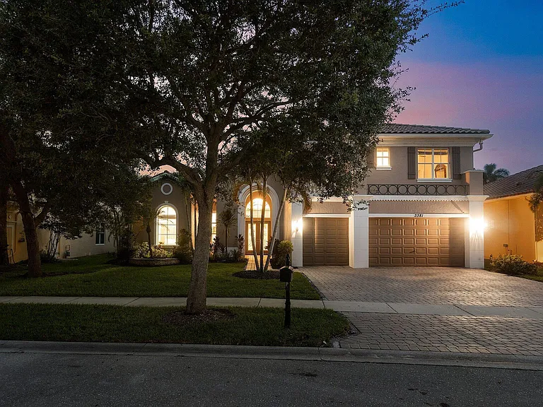 3381 Lago De Talavera — Photo 66