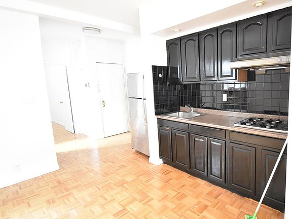 5th image of 56 Elizabeth St APT 21