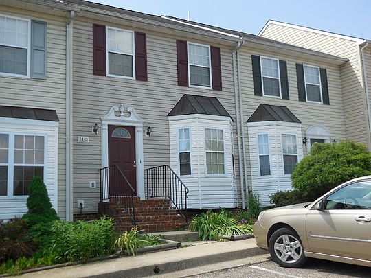 2nd image of 1443 Country Club Ct
