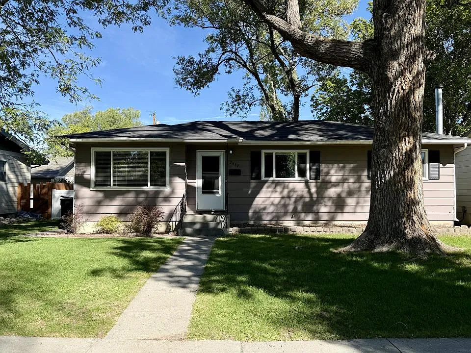 2437 Howard Ave
