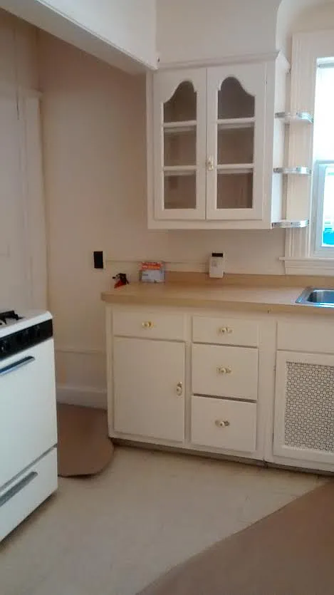 215 West Elm St - 5 — Photo 2