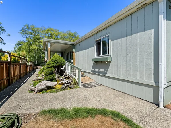 390 Forest Ct, Seaside, OR 97138