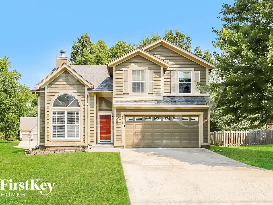 21310 W 51st Ter