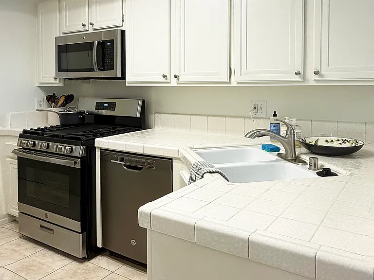 311 E Sierra Madre Blvd #B — Photo 4