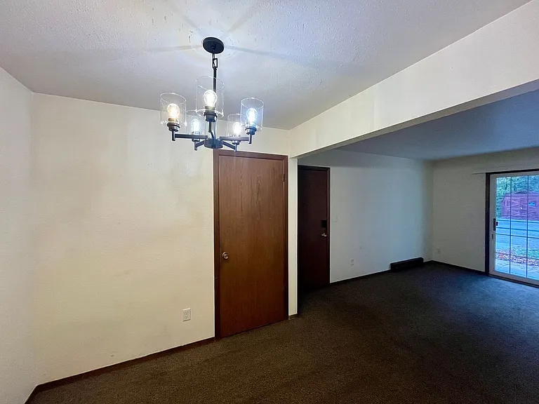 1011 Timm St — Photo 7