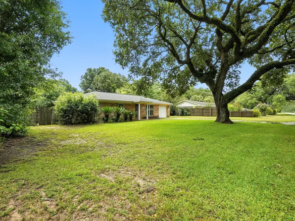 5746 Jones St, Milton, FL 32570