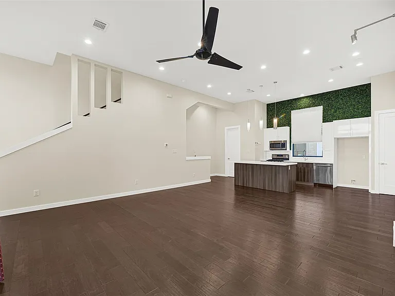 2317 Eagle St — Photo 17
