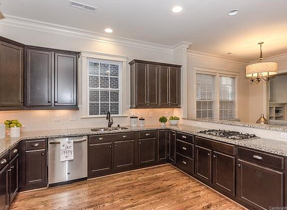 3rd image of 6813 Fairway Row Ln