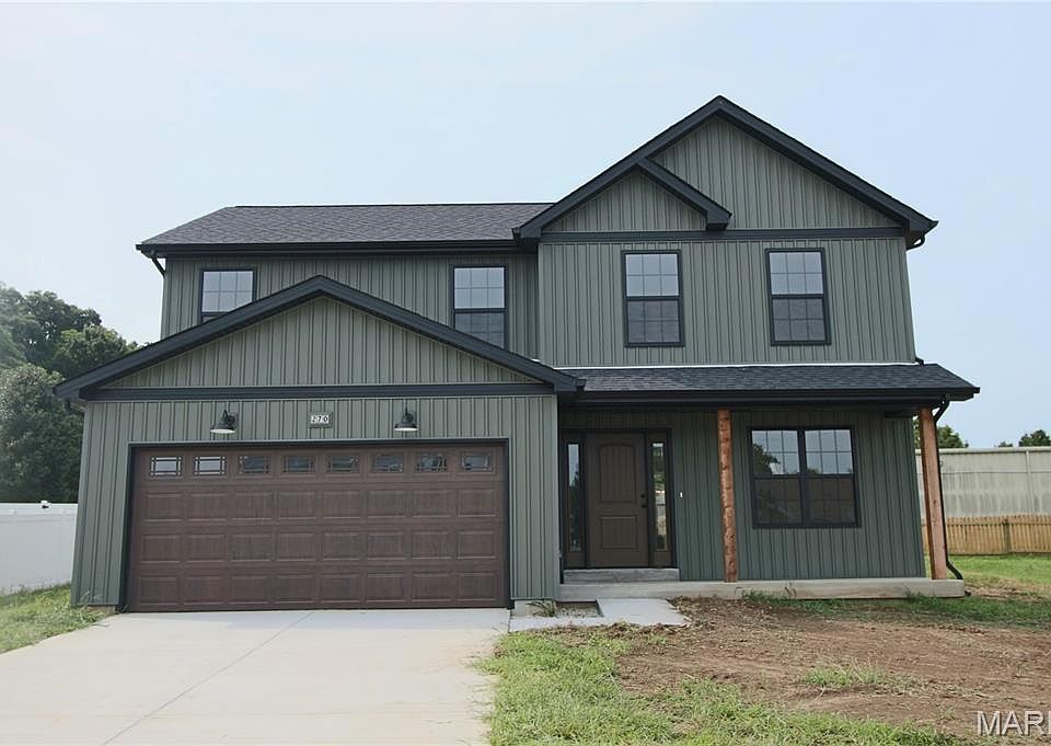 1st image of 270 Nicole Dr