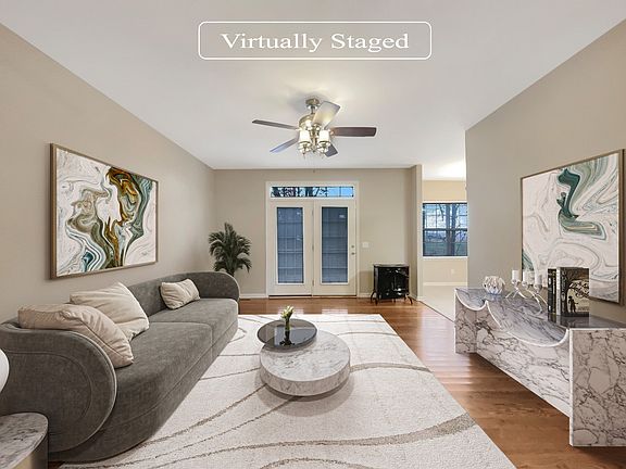2nd image of 426 Artesa Dr